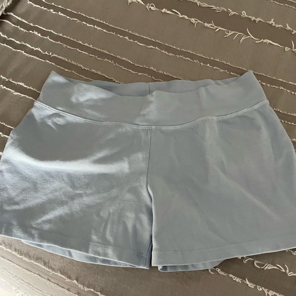 brandy melville booty shorts